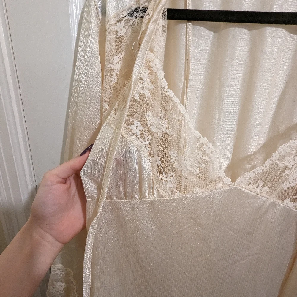 Vintage cream boho lace Nightgown And Robe Lingerie set - Picture 5 of 7